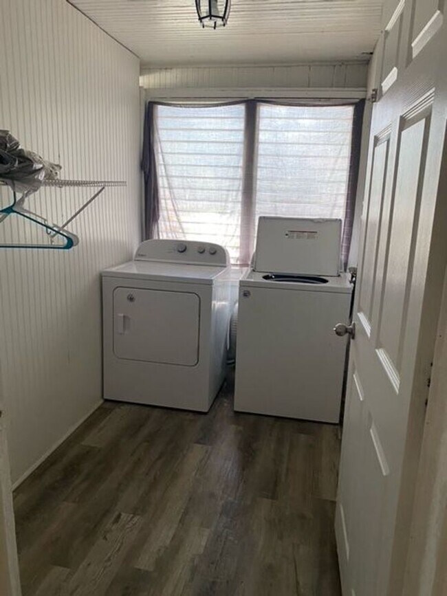 Foto del edificio - 1601 12th Ave W