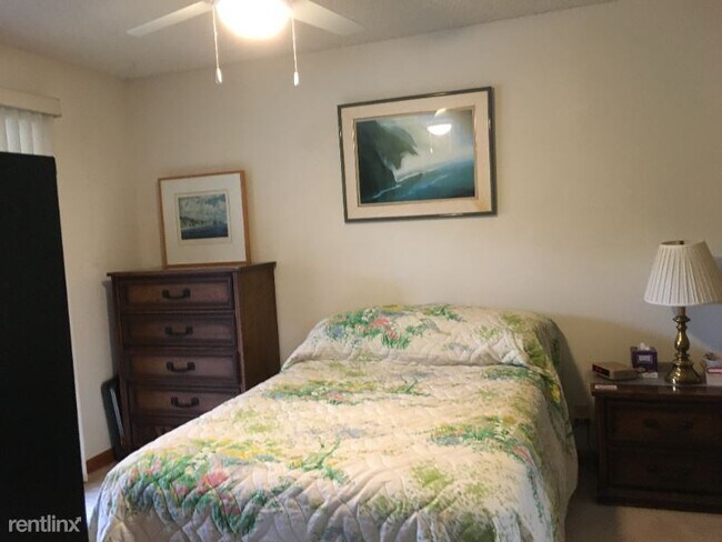 Building Photo - 9569 Thunderbird Dr