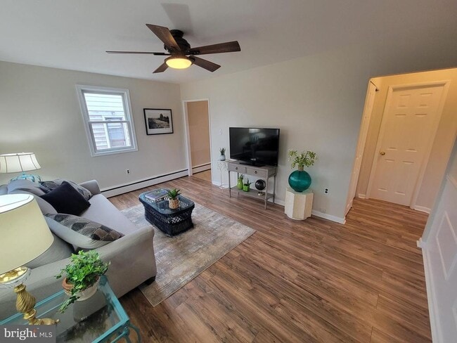 Building Photo - 806 Woodland Ave