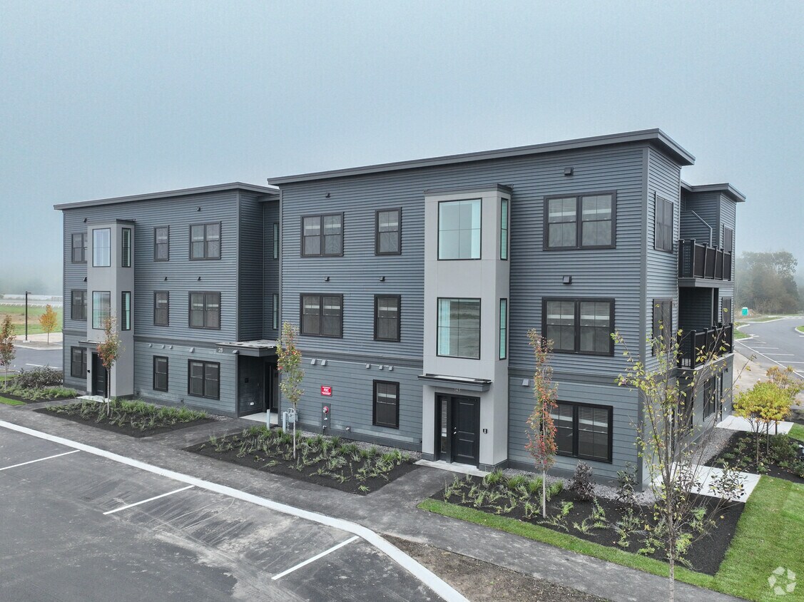 Hackamore North Apartments Apartments in Scarborough, ME