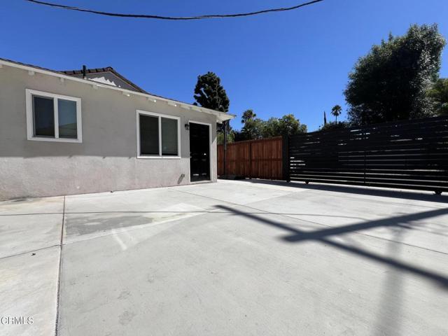 Building Photo - 15000 Valerio St