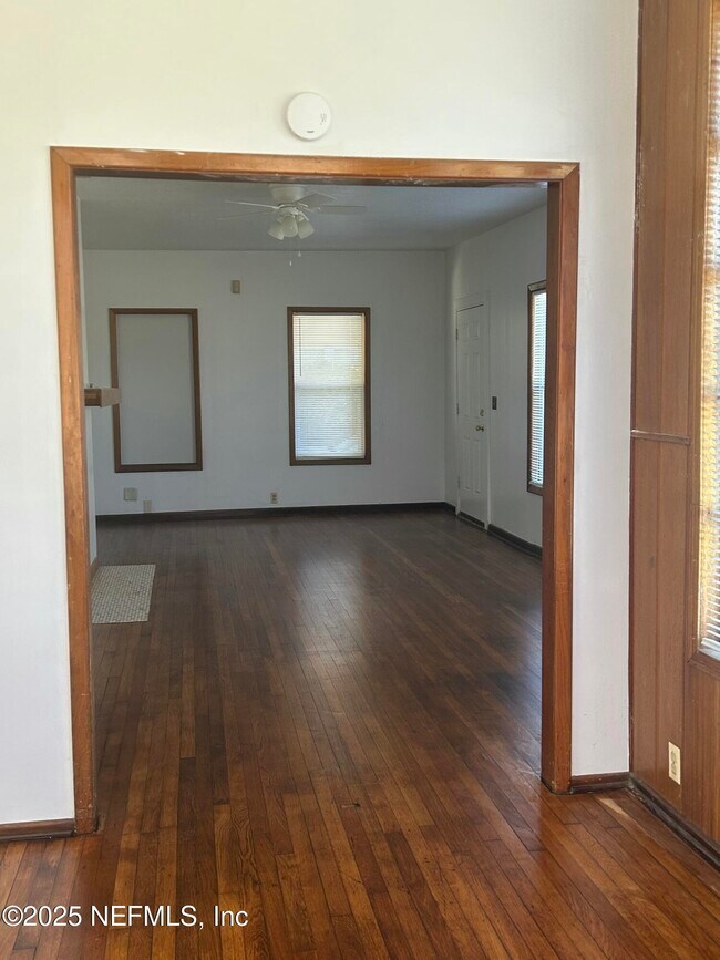 Foto del edificio - 5104 Palmer Ave