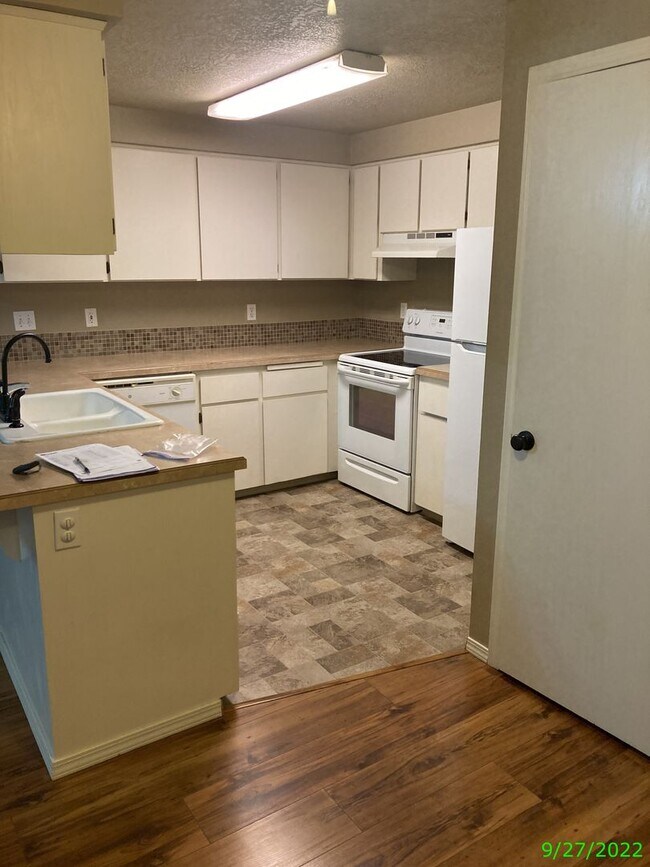 Foto del edificio - 1590 SW Harbor Dr