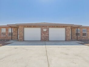 Building Photo - 1123 Caprock St