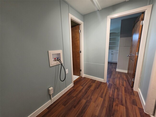 Foto del edificio - 6426 W Bend St