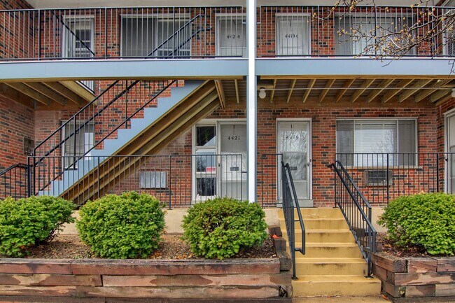 Building Photo - 4419A Donovan Ave.