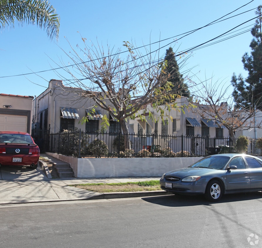Primary Photo - 1246-1248 N Kenmore Ave