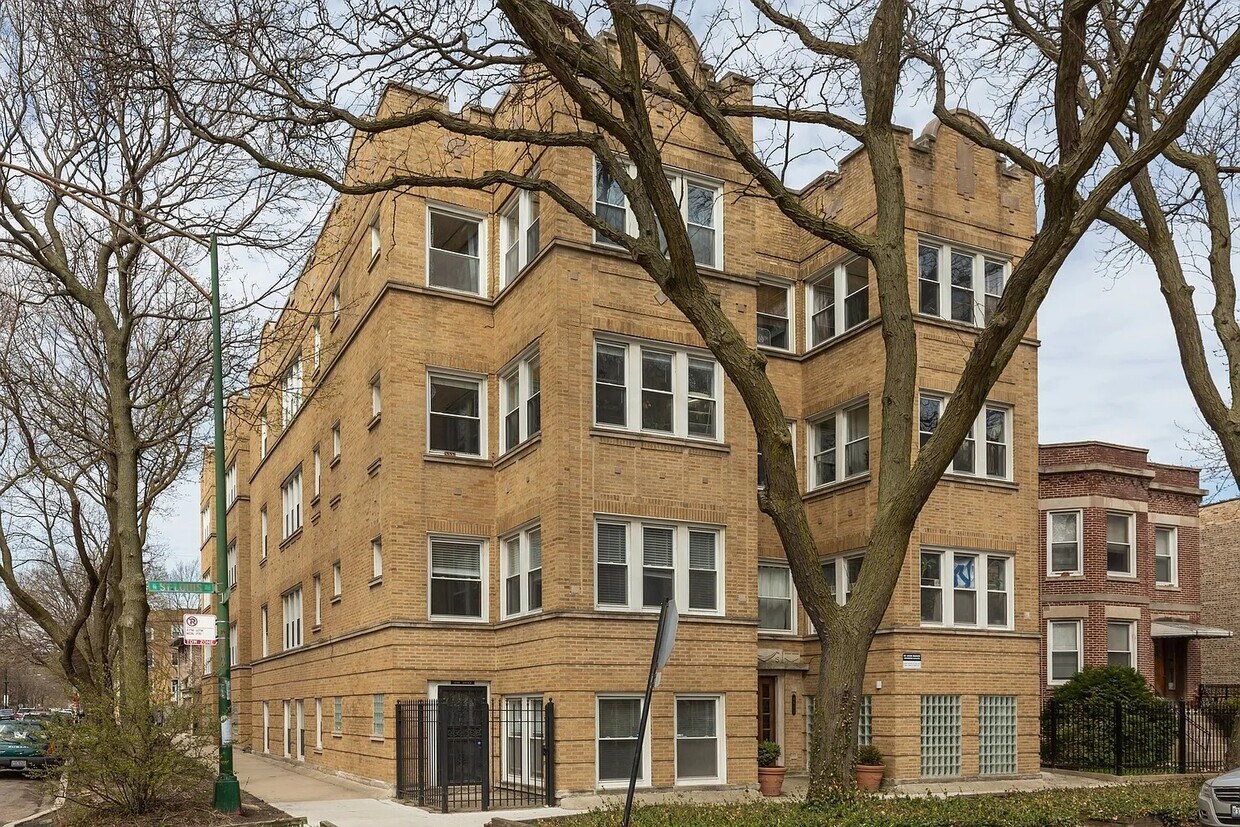 Primary Photo - 4600 N Saint Louis Ave