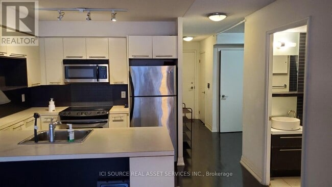 Photo du bâtiment - 25 Carlton St.