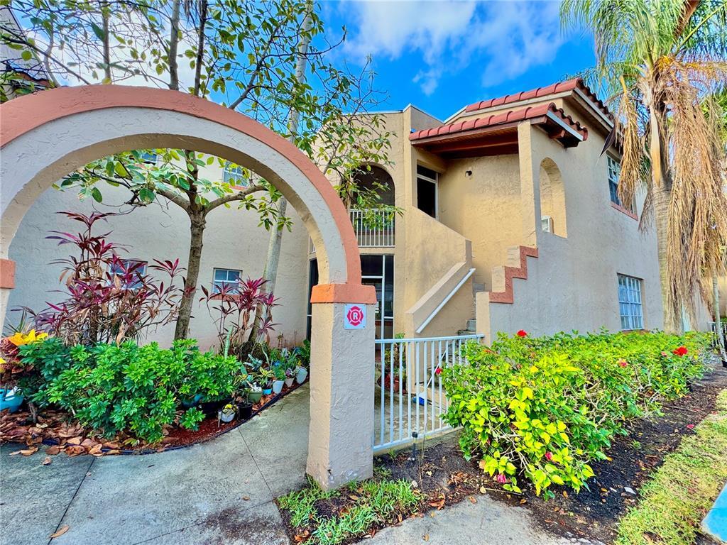 Foto principal - 8734 SW 3rd St