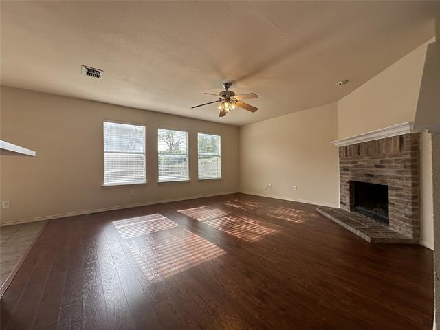 Foto del edificio - 2900 Windhaven Dr
