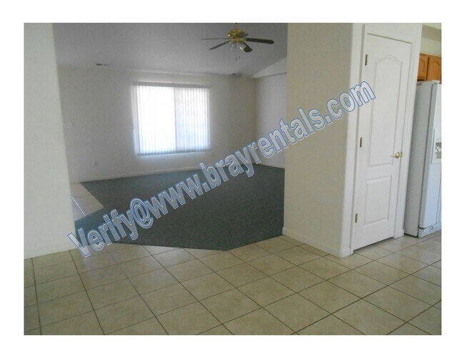 Foto del edificio - 764 Stone Mountain Dr