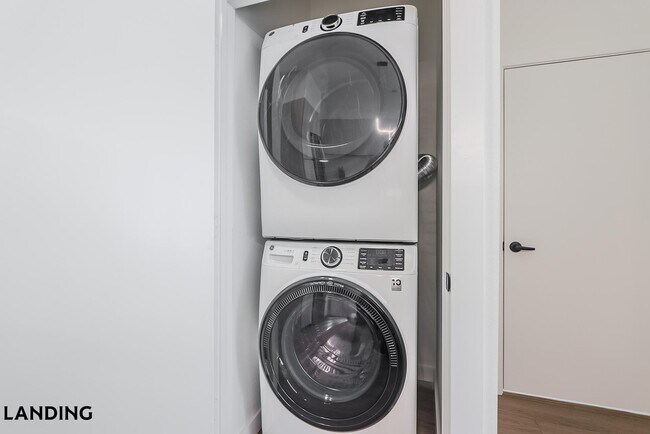 Foto del edificio - 2623 Keene St