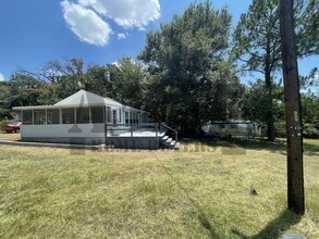Building Photo - 115 Oak Acrs Dr S