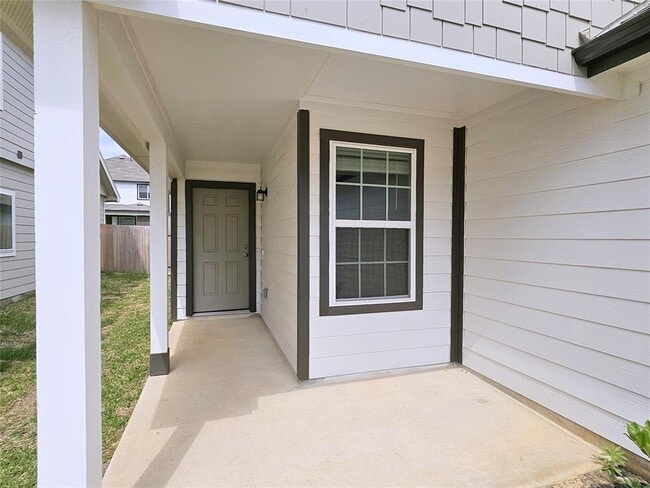 Building Photo - 2502 Carp Dr