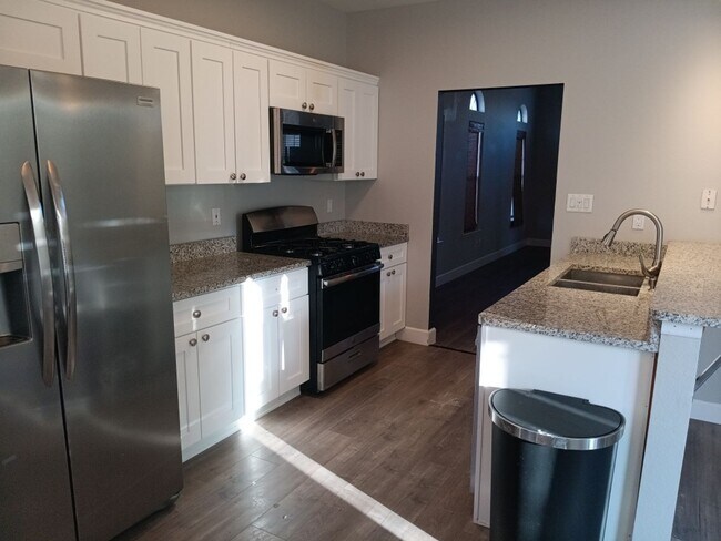 Foto del edificio - 3 Bedroom, 2 Bathroom Home! Schedule a Showing Today!