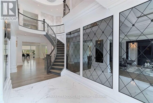 Building Photo - 98 Upper Canada Dr