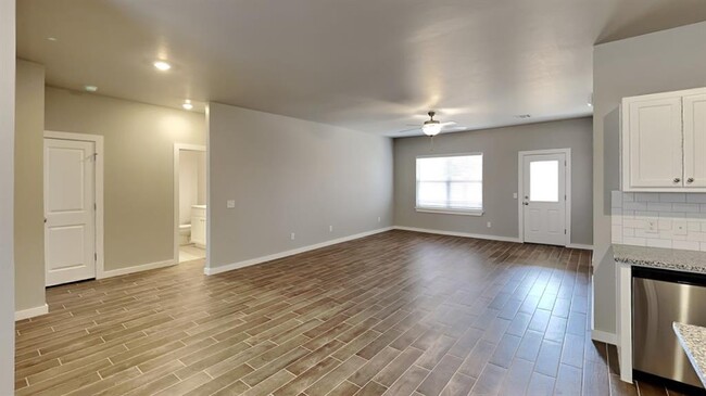 Building Photo - 12424 Kirkland Ridge