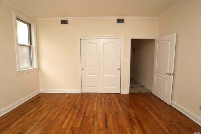 Building Photo - 98 Visitation Pl