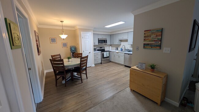 Foto del edificio - 3523 Ivy Commons Dr