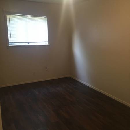 Foto del edificio - 323 E French Pl