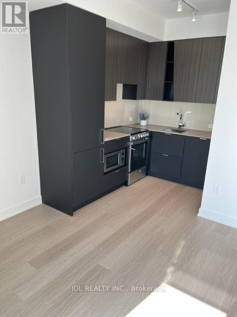 Photo du bâtiment - 3883-3883 Quartz Rd