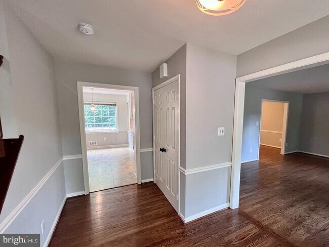 Foto del edificio - 9101 Streamview Ln