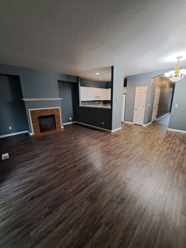 Building Photo - Bethany Area 3 bedroom !!! - Available to ...