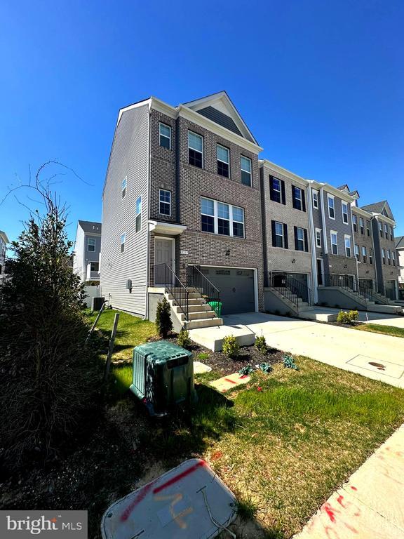 Building Photo - 8911 Beckett St.