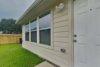 Building Photo - 22447 Stamford Brook Ct