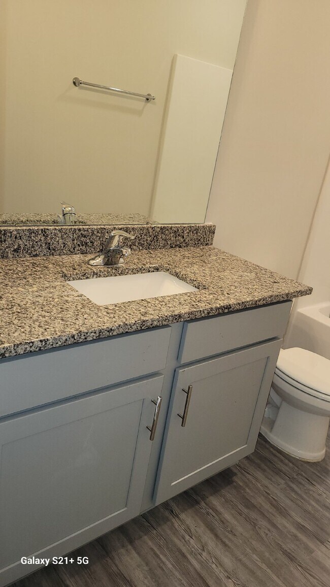 Foto del edificio - Coming soon!!!  "Charming 4-Bedroom Home w...