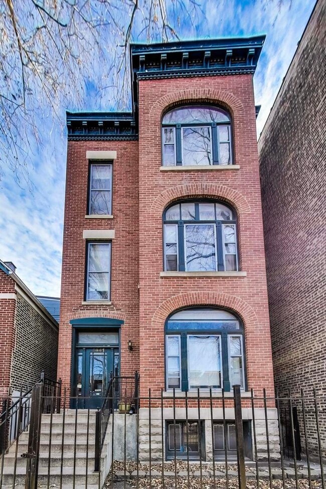 Building Photo - 1441 N Bell Ave