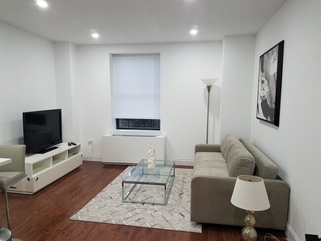 141c27f92ac755f4b68c86dbd75ebef7 - 150 West 51st Street