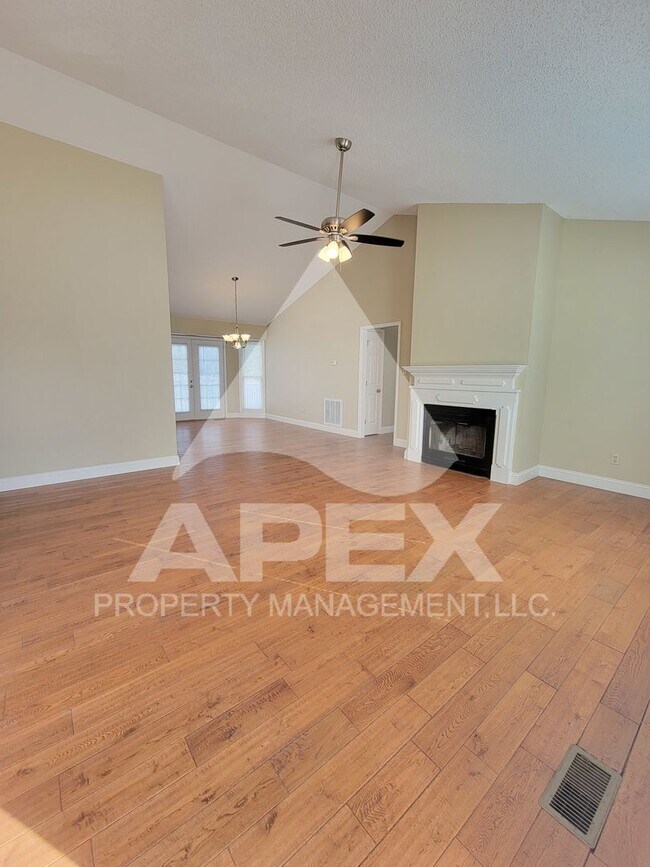 Foto del edificio - Beautiful 3Bd – 2Ba Single Family home on culdesac w/2 Car Garage in Powell off Emory Road!