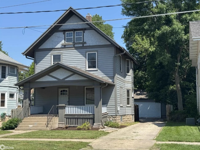Building Photo - 706 N 7th St