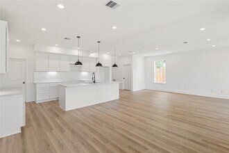 Building Photo - 7412 Hezekiah Ln