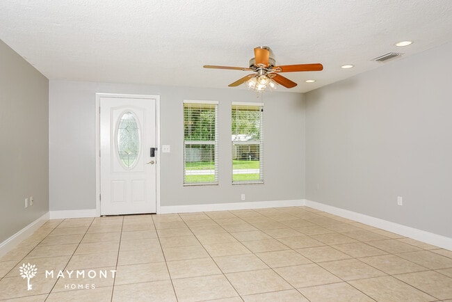 Building Photo - 3834 San Luis Dr