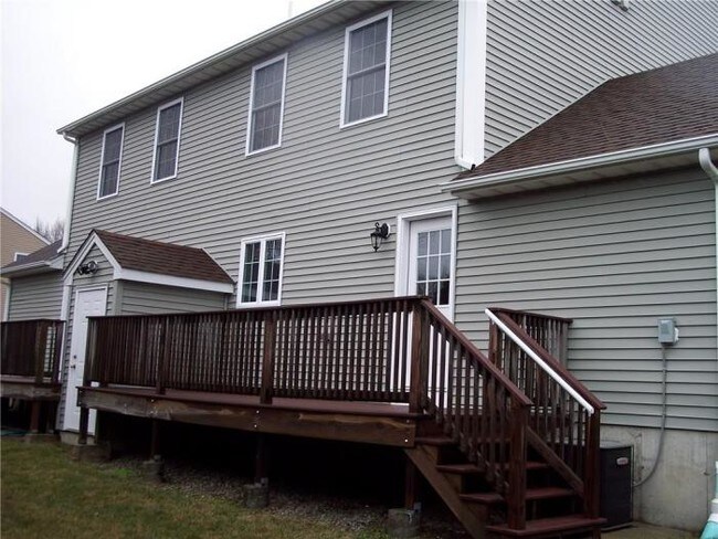 Foto del edificio - 2 bedroom in Bristol RI 02809