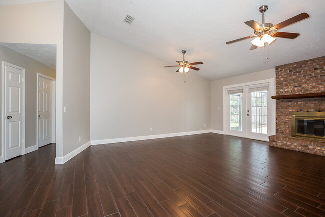Building Photo - 708 Hyssop Pl