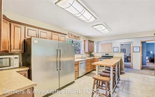 Building Photo - 5 br, 3 bath House - 1772 Endecott Ave