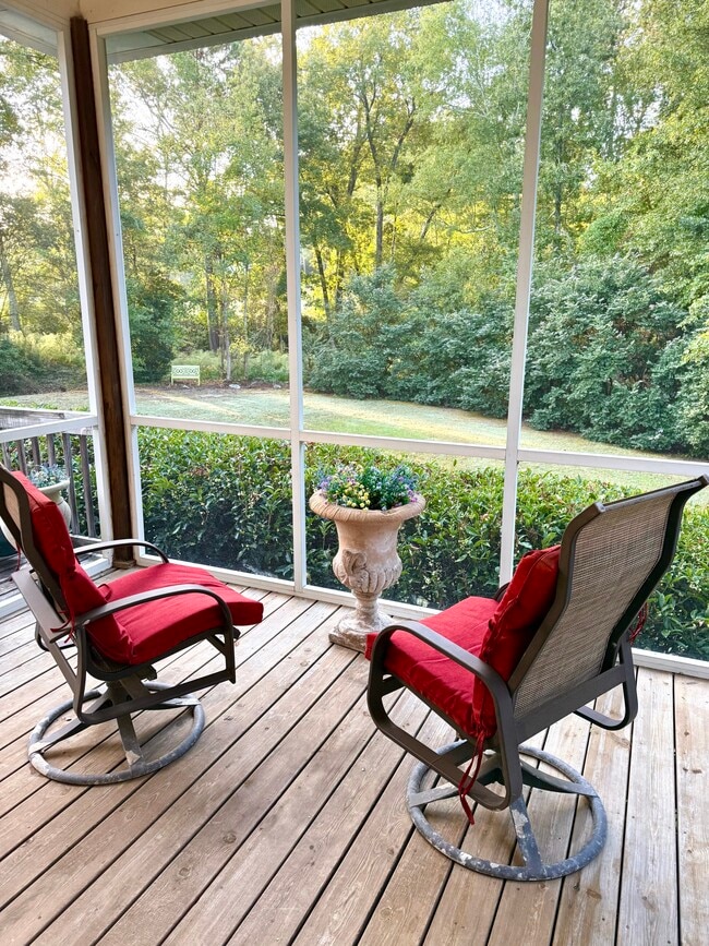 Foto del edificio - 100 Cottonwood Creek Ln