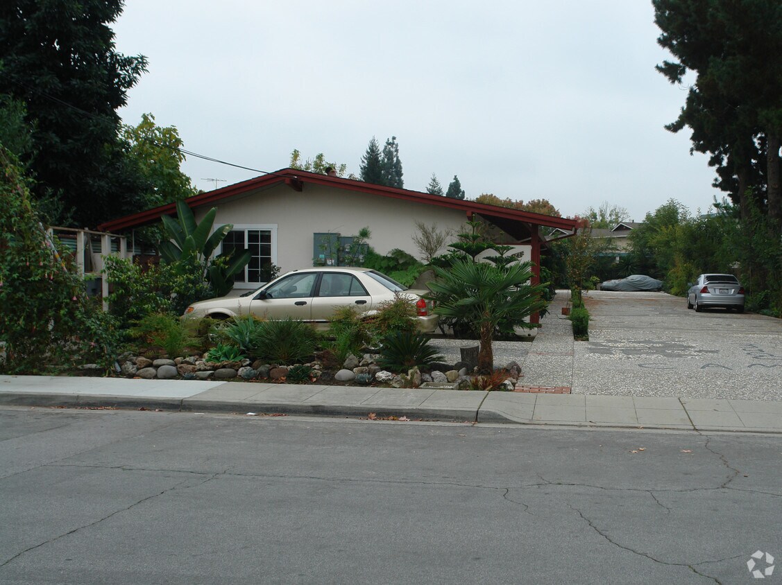 Building Photo - 348 Camille Ct