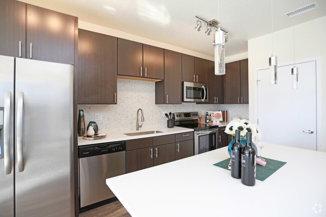 1BR, 1BA - A3 - High Line Pointe