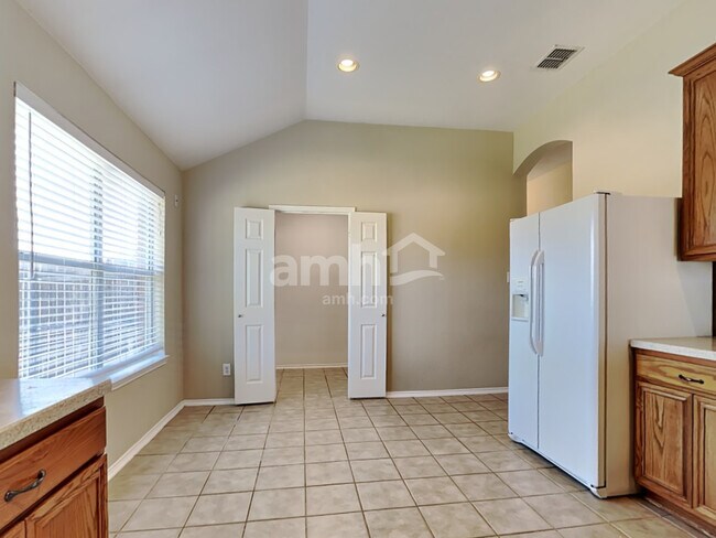 Foto del edificio - 14149 Filly St