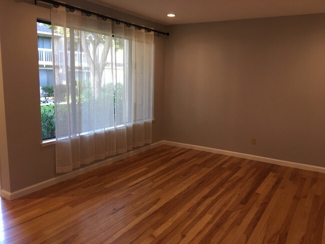 Foto del edificio - 1243 Crescent Terrace