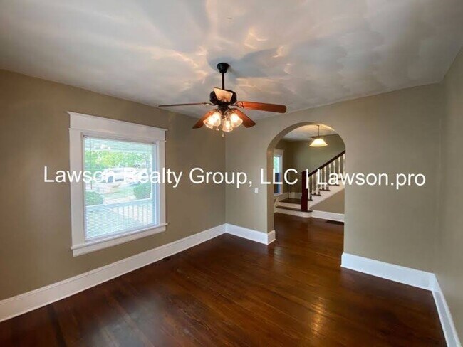 Building Photo - Updated Colonial in Convenient Location