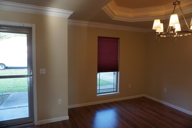 Foto del edificio - 5263 Moore Loop