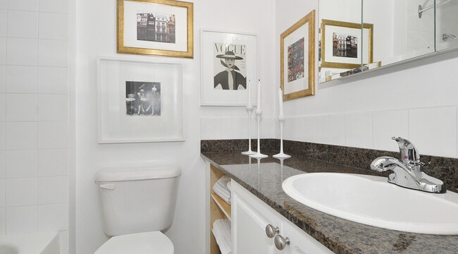 Building Photo - Hollyburn Court