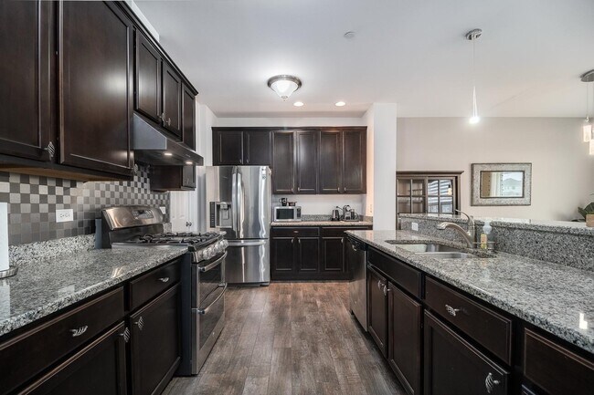 Foto del edificio - 2812 Henley Ln