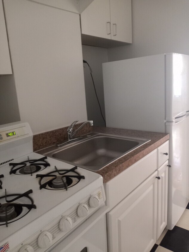 Foto del edificio - Bright 2-Bedroom; Priced to rent!
